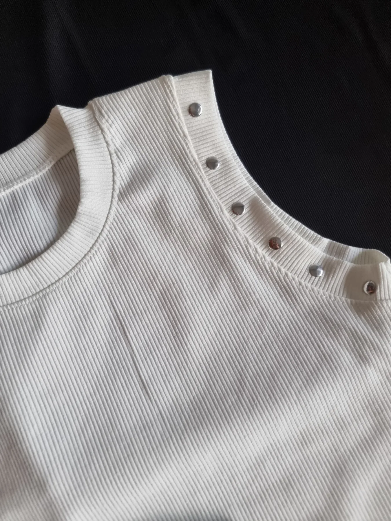 MUSCULOSA CON 6 TACHAS MICRO MORLEY - Imagen 5