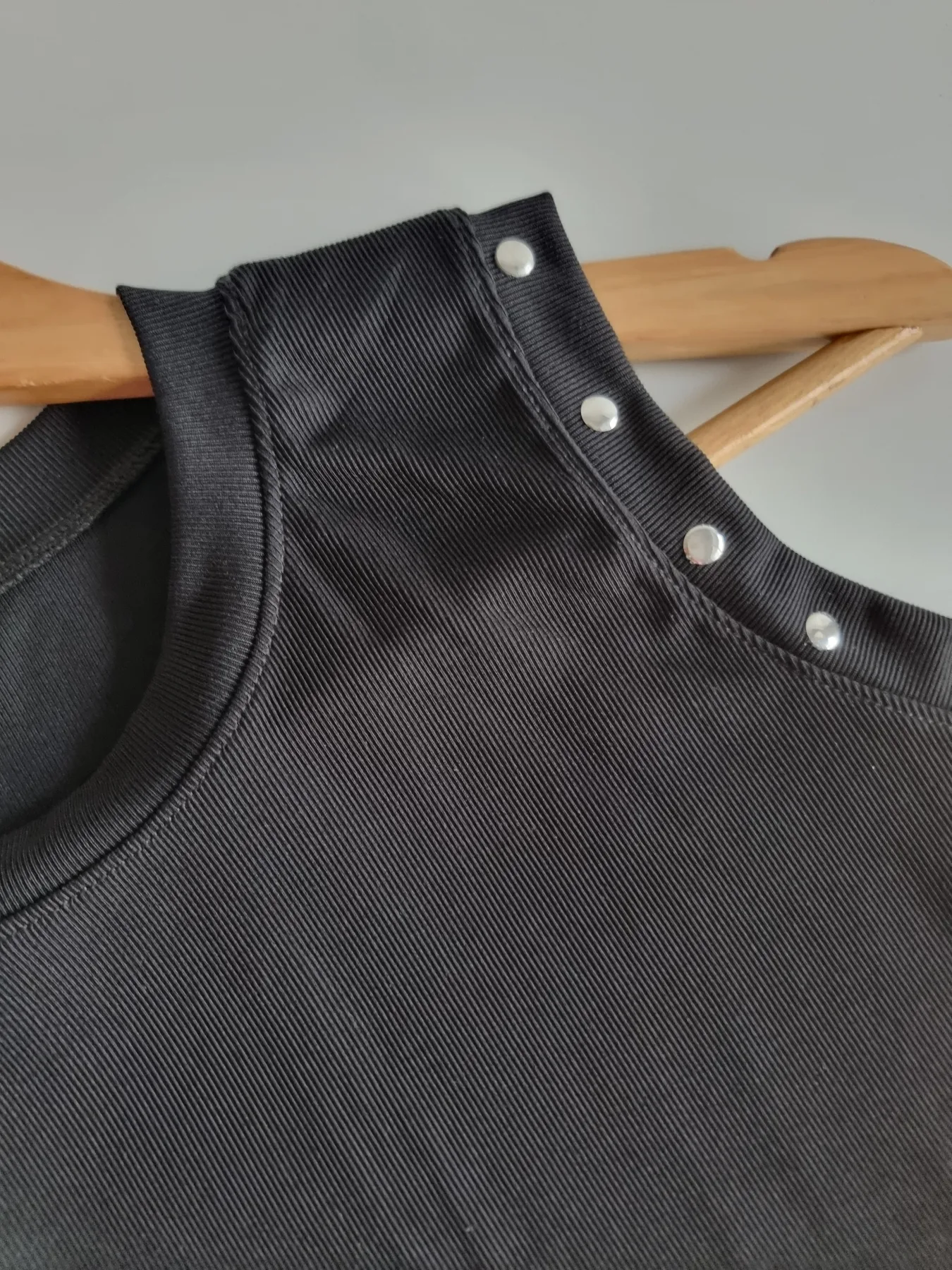 MUSCULOSA CON 6 TACHAS MICRO MORLEY - Imagen 7