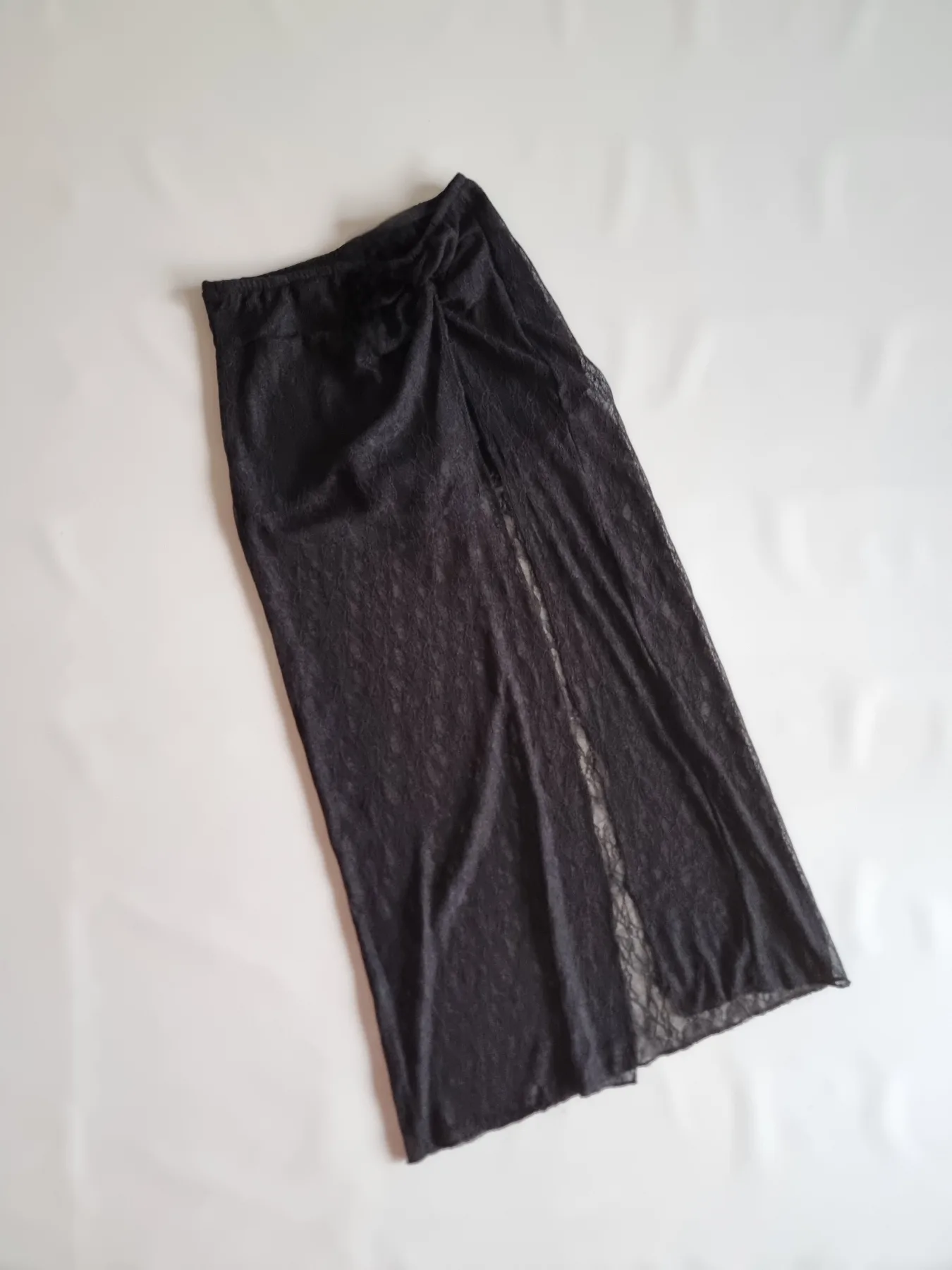 POLLERA LARGA CON ENCAJE Y NUDO