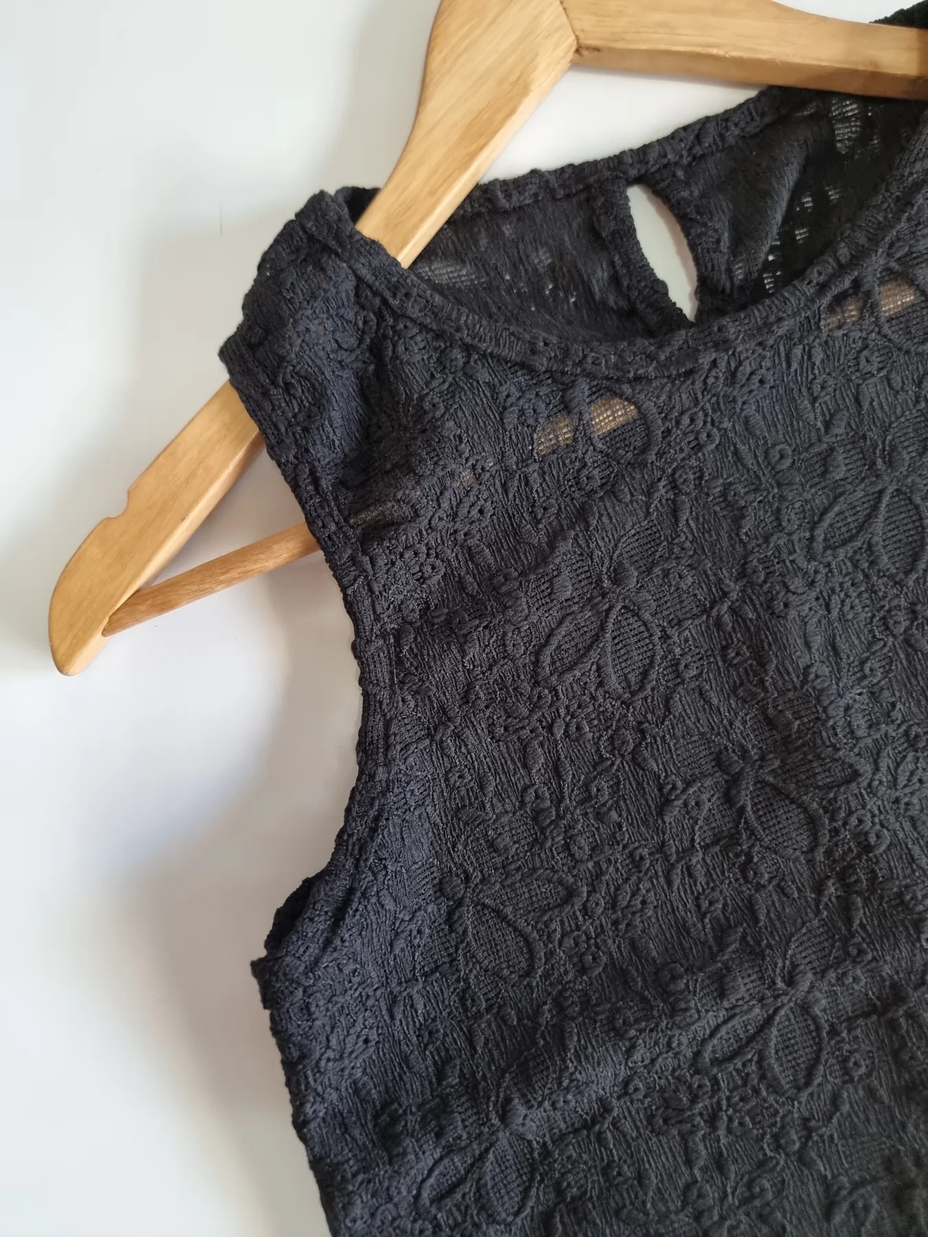 MUSCULOSA BRODERIE LA ESPALDA ABIERTO - Imagen 4