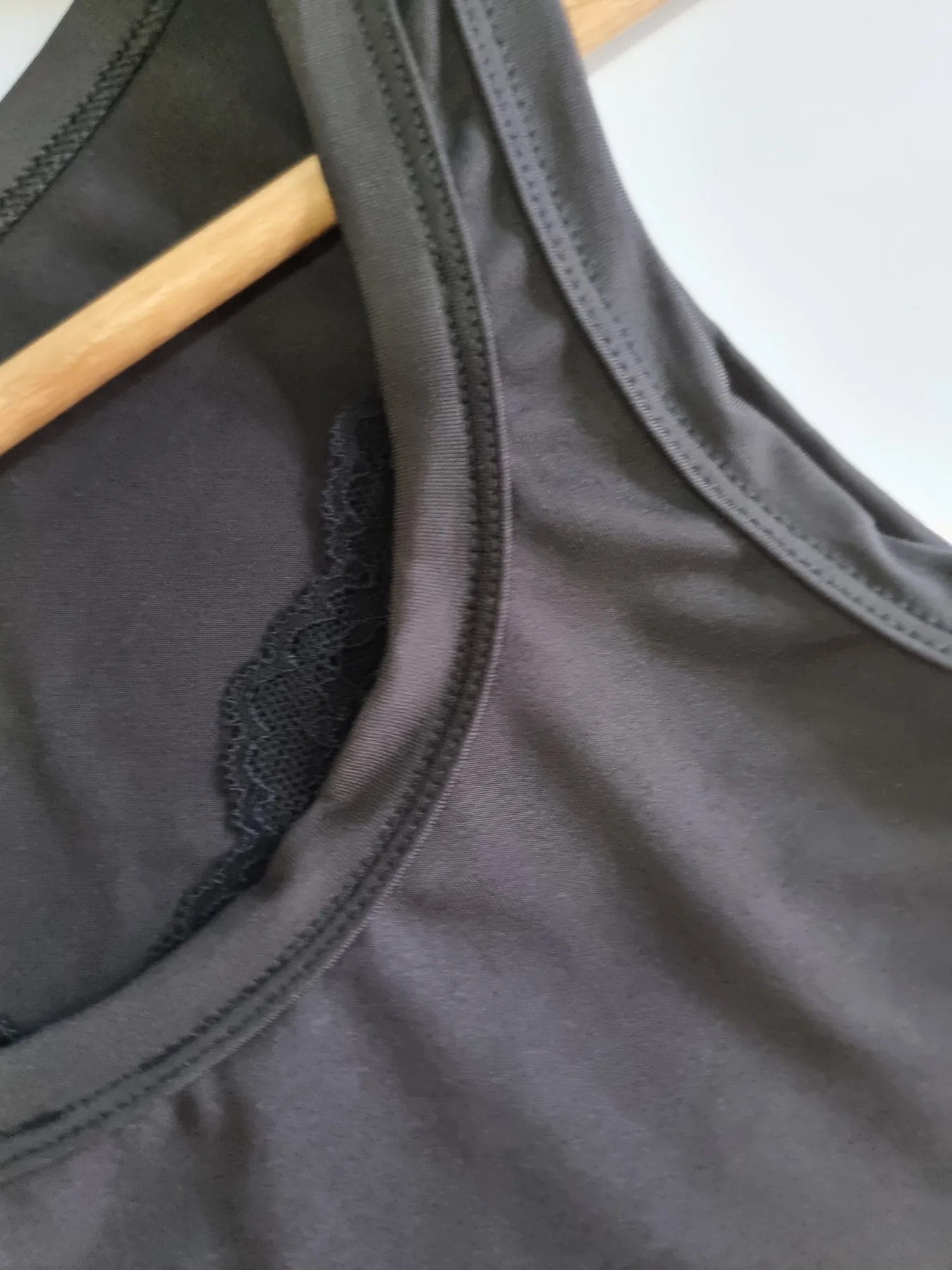BODY MICROFIBRA CON 2 PUNTILLA EN EL CUELLO - Imagen 3