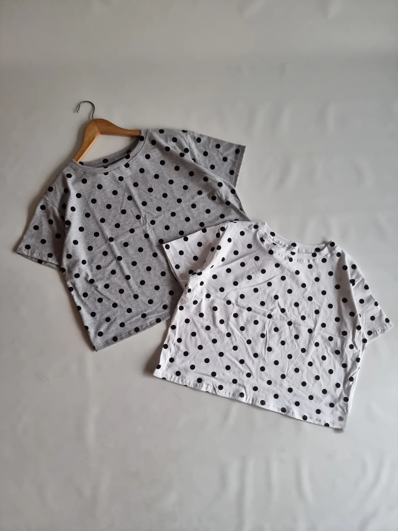 REMERA BOXY LUNARES