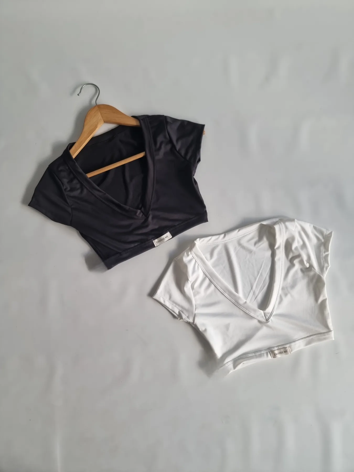 REMERA CROP V CHOOSE ME
