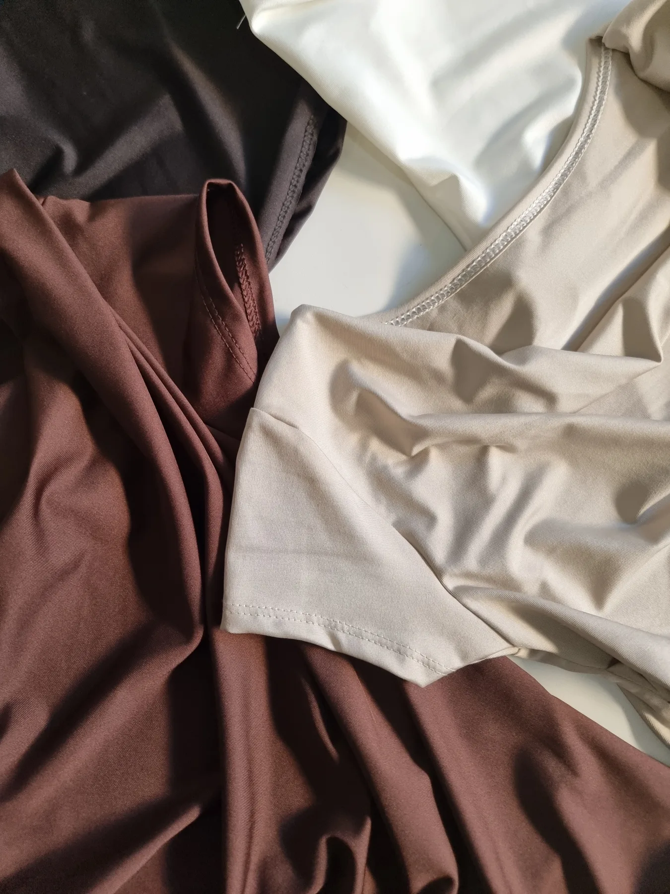 REMERA MANGA CORTA CUELLO y FRUNCIDO MICROFIBRA - Imagen 4