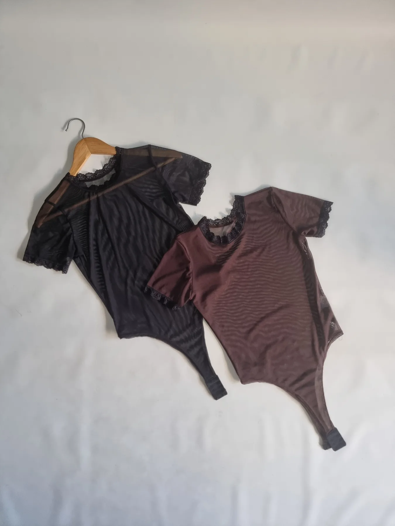 BODY TUL PUNTILLA LA MANGA Y CUELLO