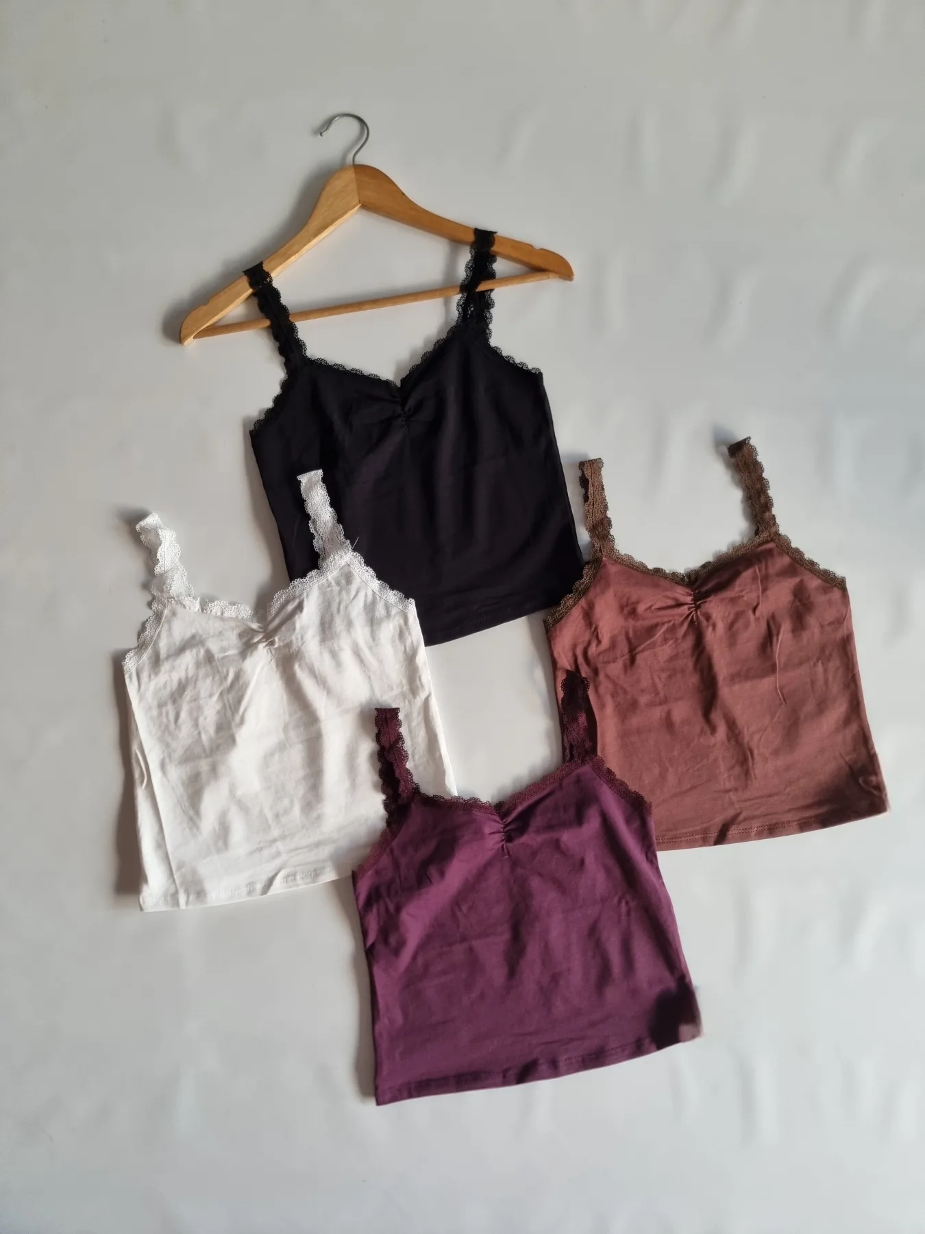 MUSCULOSA PUNTILLA CON FRUNCIDO COTTON