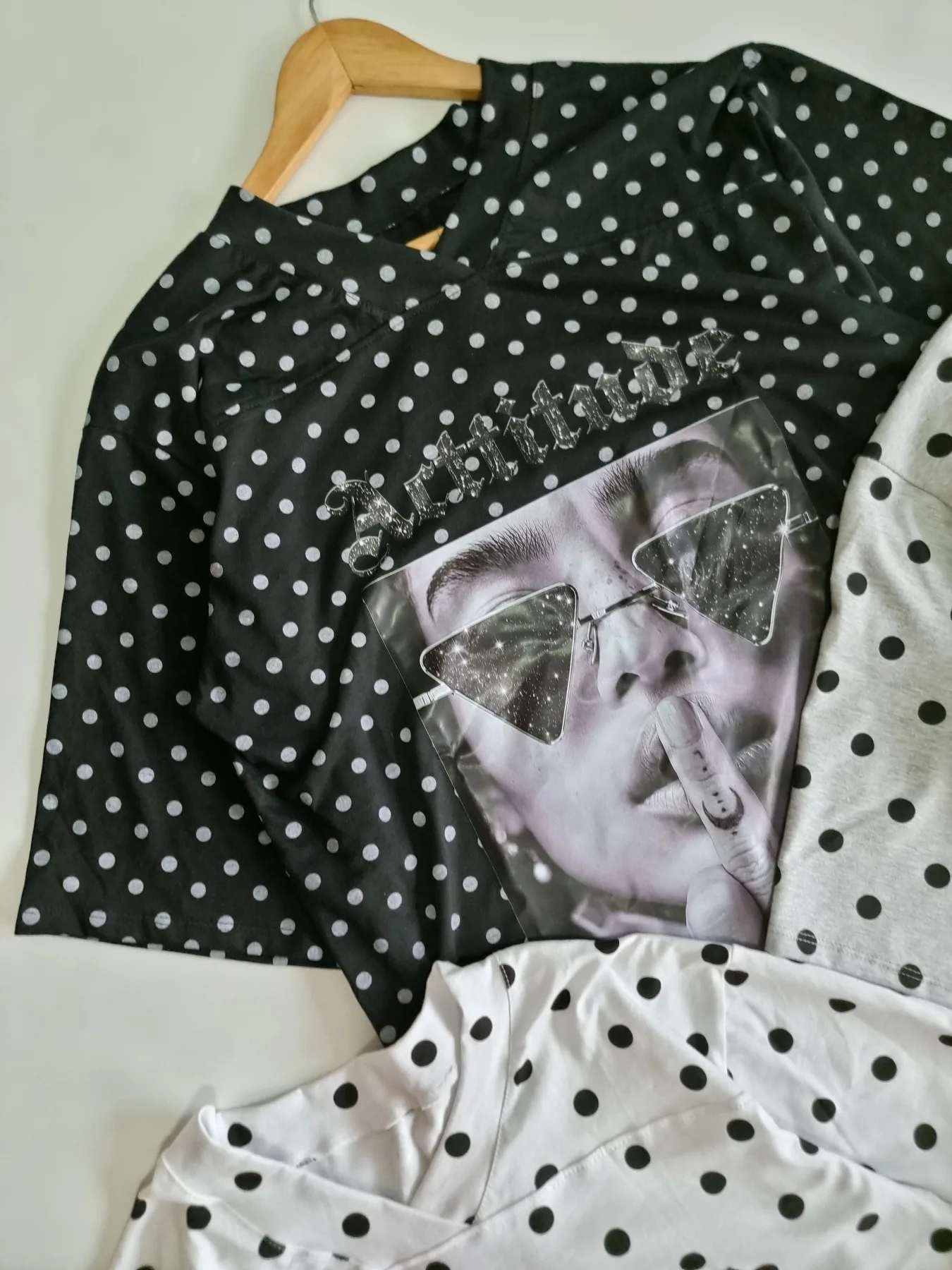 REMERA LUNARES ACTTITUDE - Imagen 5