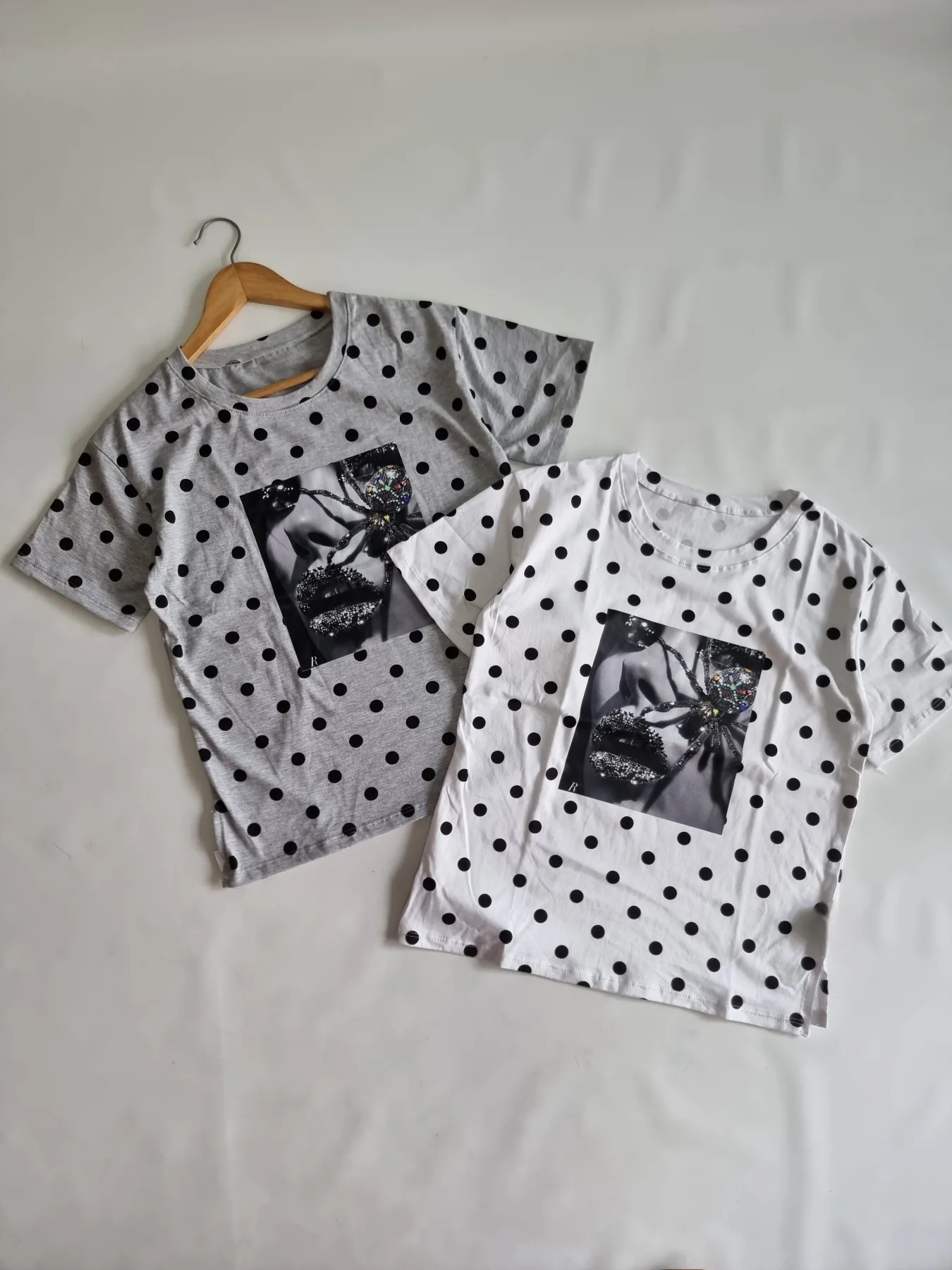 REMERA LUNAR BESO