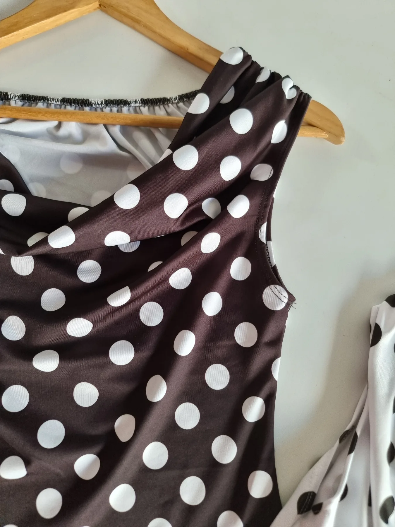 REMERA LUNARES C/BUCHE - Imagen 4