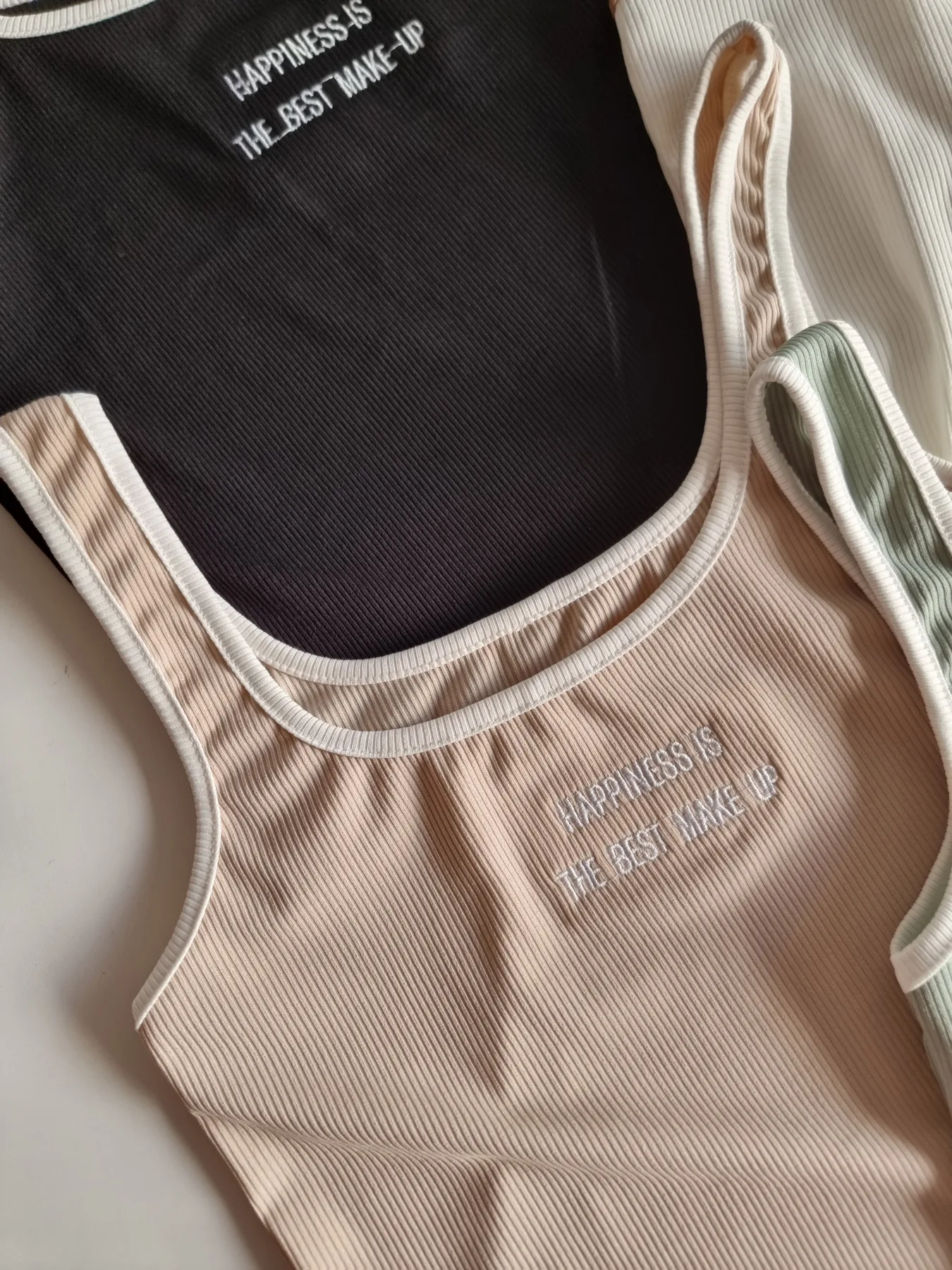 MUSCULOSA HAPPINESS - Imagen 3