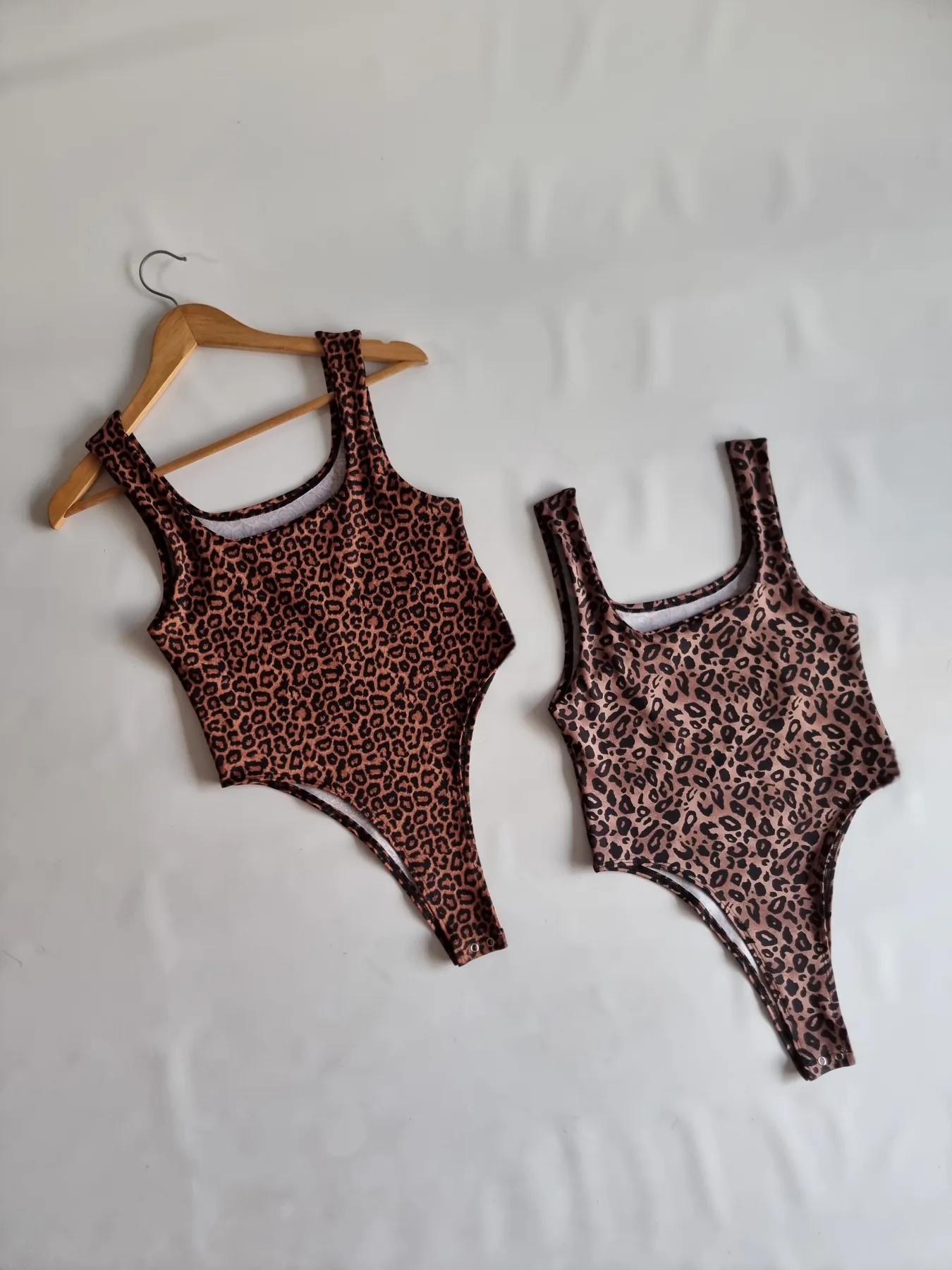 BODY SIN MANGA ANIMAL PRINT