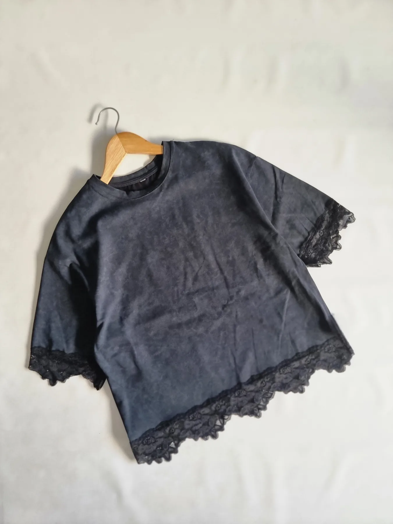 REMERA M/CORTA C/PUNTILLA ,AZUL