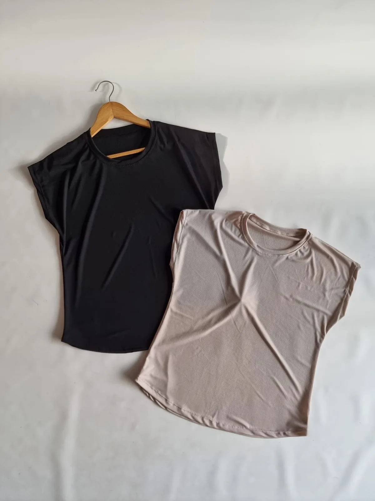REMERA S/M CUELLO REDONDO MICRO FIBRA