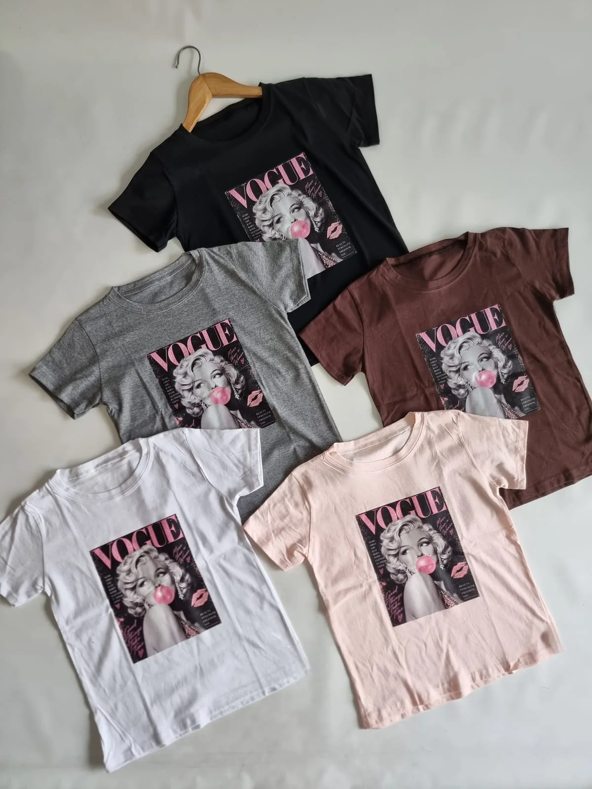 REMERA VOGUE