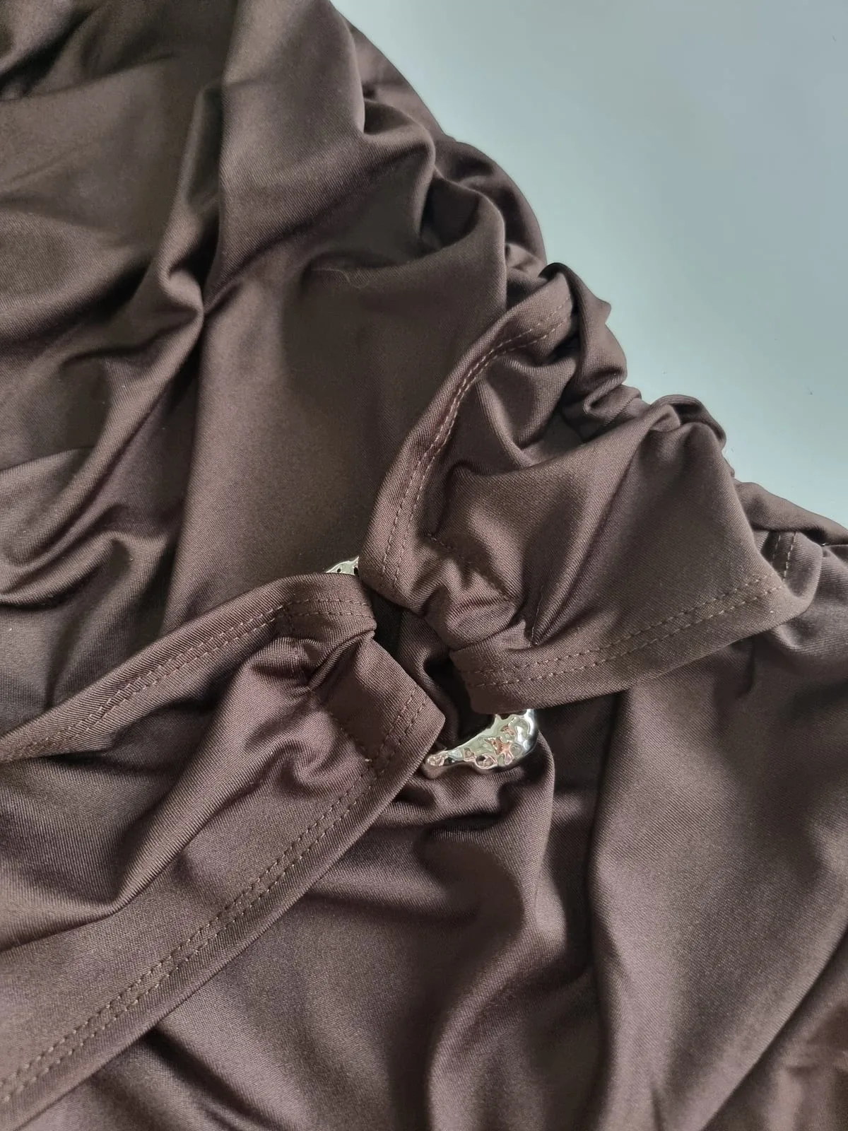 VESTIDO CON CINTO Y VOLADO - Imagen 2
