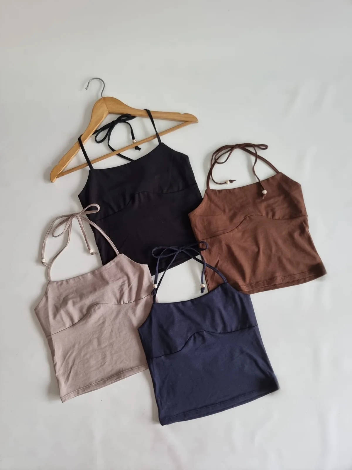 MUSCULOSA 2 TIRAS Y BOLITAS