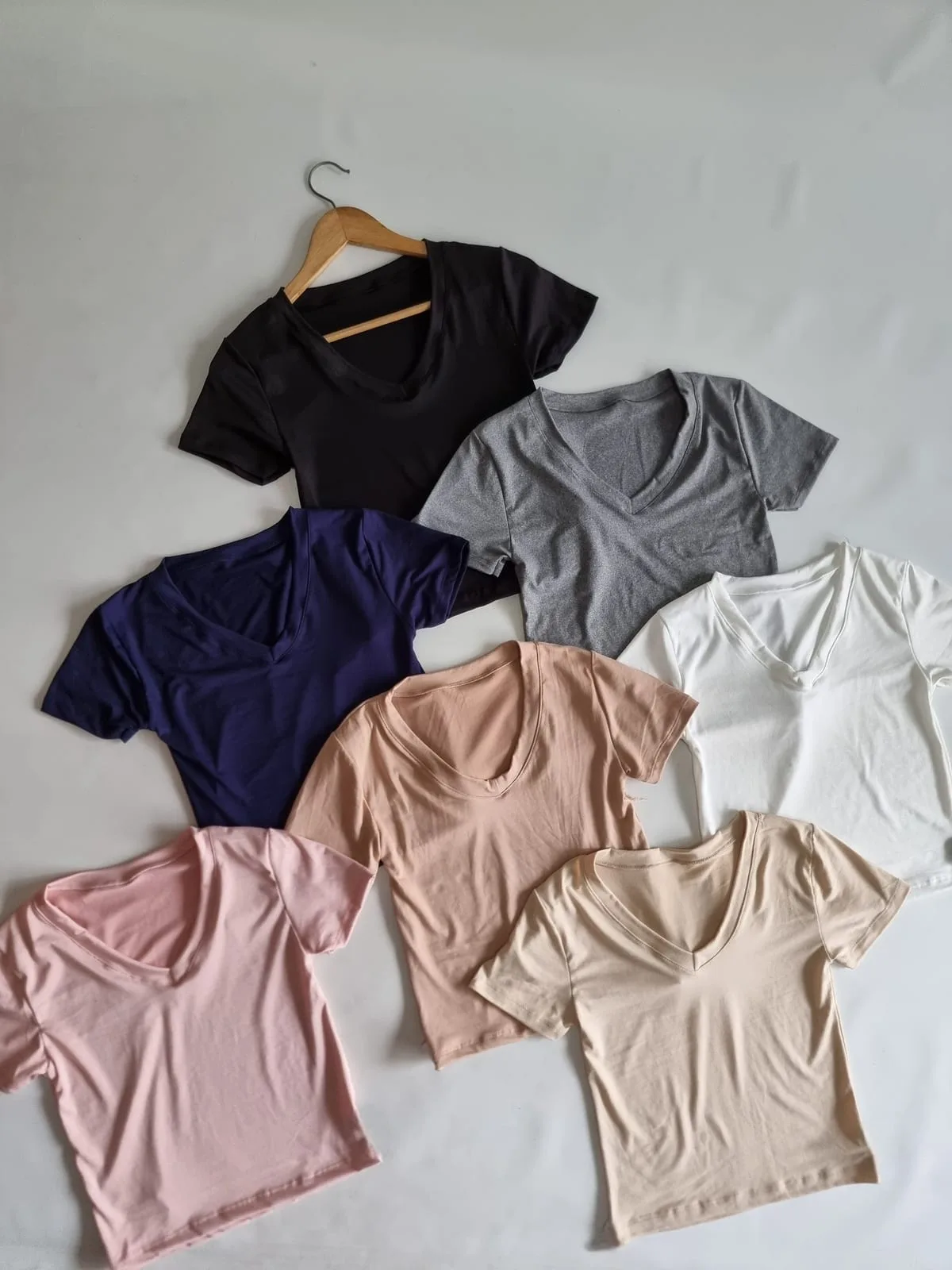 REMERA MANGA CORTA CUELLO V
