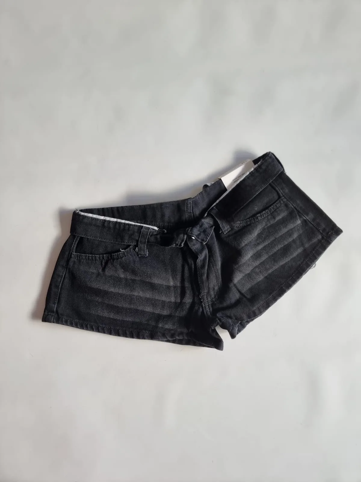 SHORT JEAN NEGRO CINTURA DOBLADO