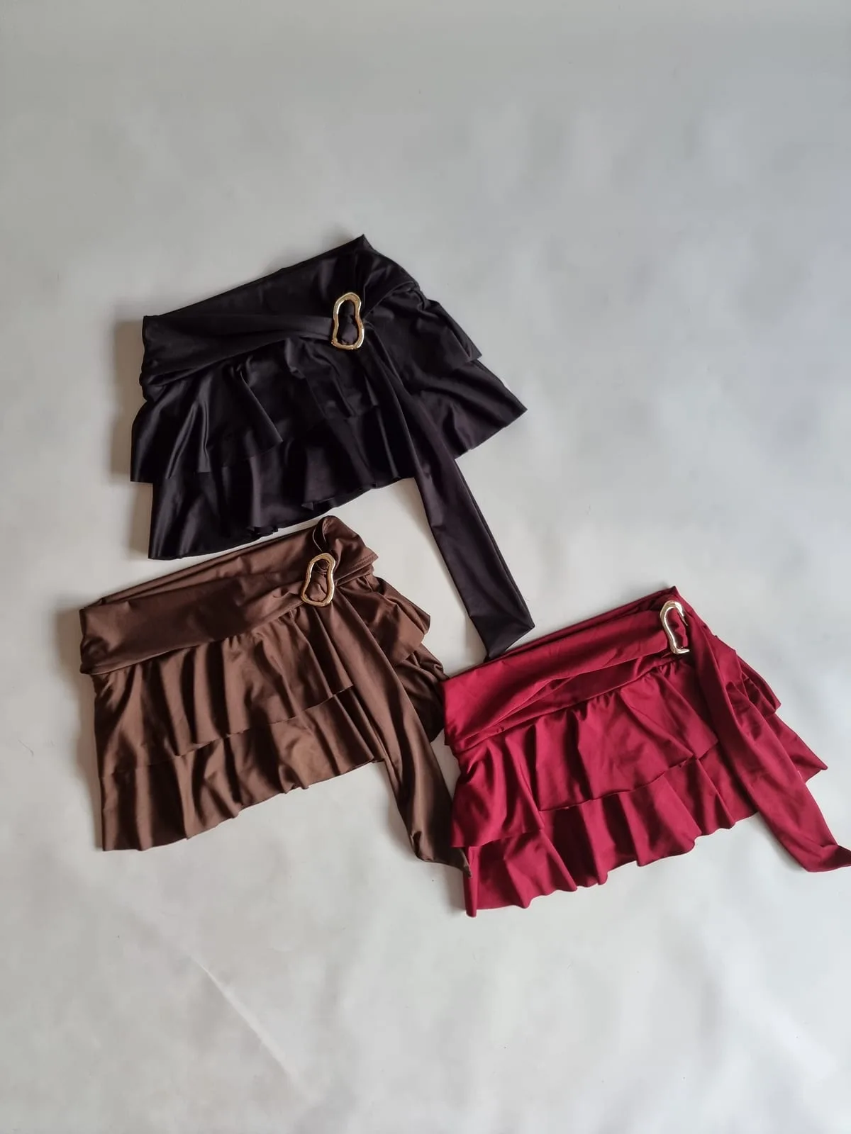 SHORT POLLERA CON TIRA