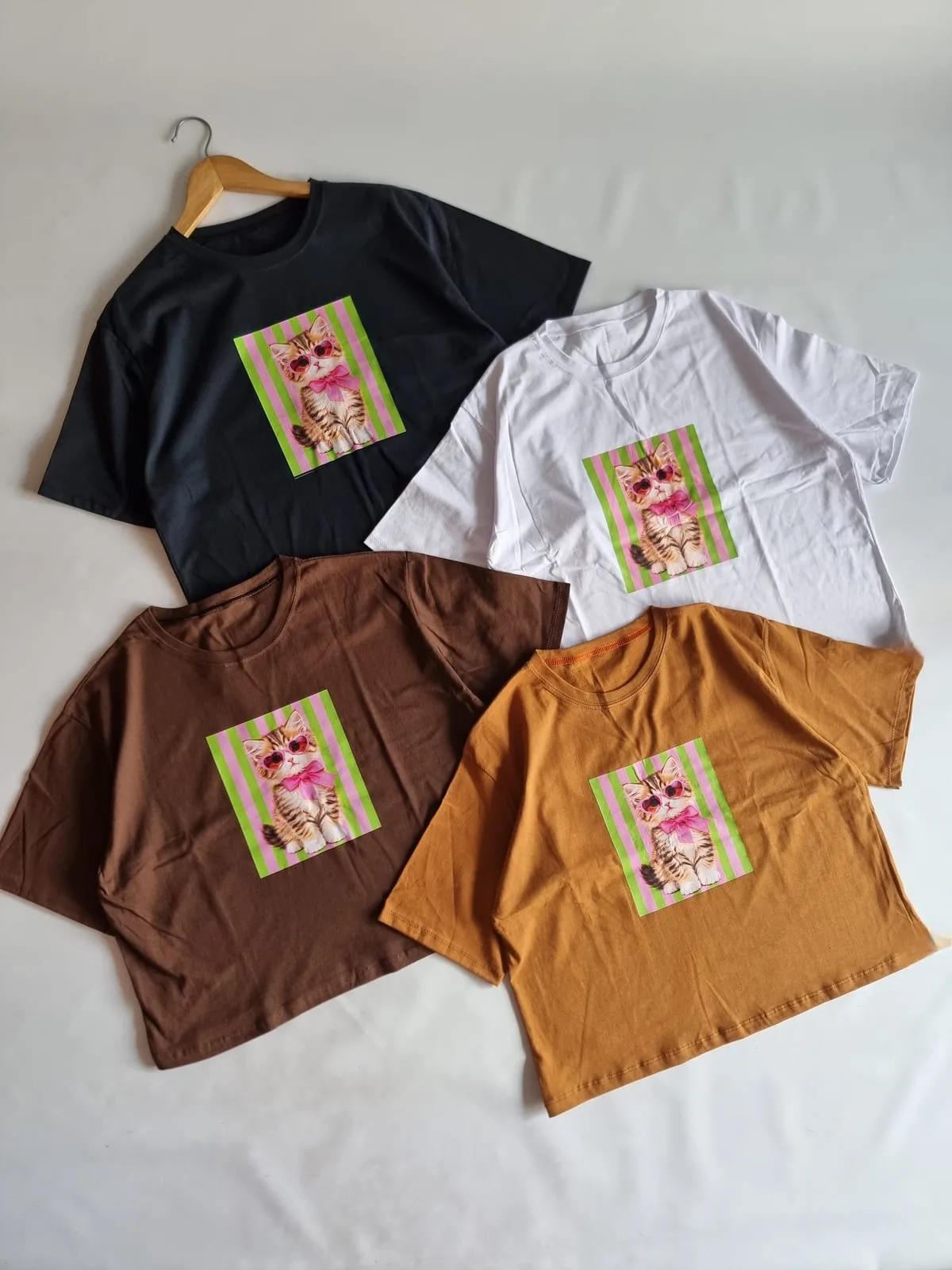 REMERA BOXY GATO
