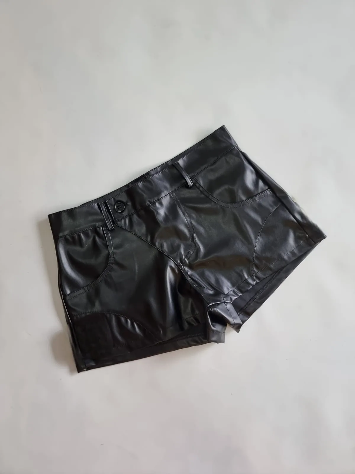 SHORT ECO CUERO 1 BOTON